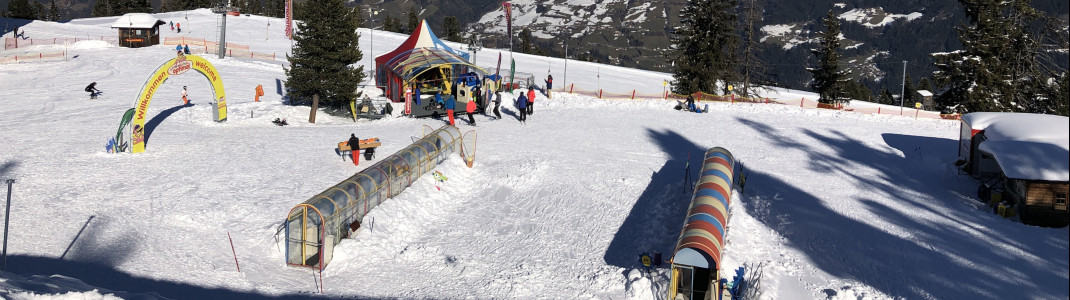 Neben der Zentralstation befindet sich das Kinderland der Skischule Hochzillertal.