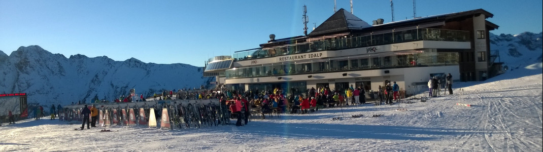 Das Panoramarestaurant Idalp hat einen Bedienungs- und einen Selbstbedienungsbereich