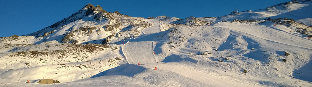 Schneelanzen flankieren die meisten Pisten rund um die Idalp