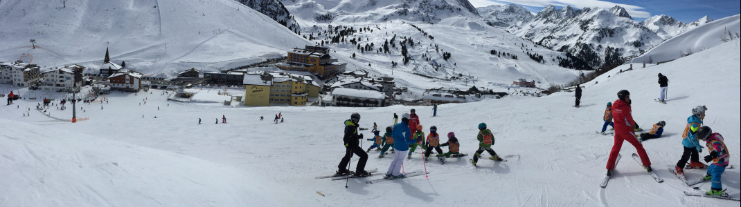 An der "Startbahn" sind vor allem Skischulen mit kleinen Skigruppen anzutreffen