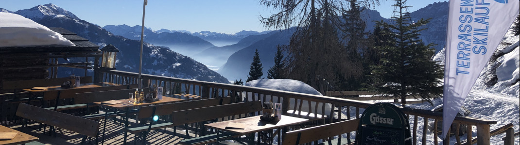 Die Kaiserschmarrn-Terrasse der Naturfreundehütte