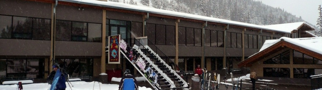 Restaurant an den Talstationen in Loveland Basin