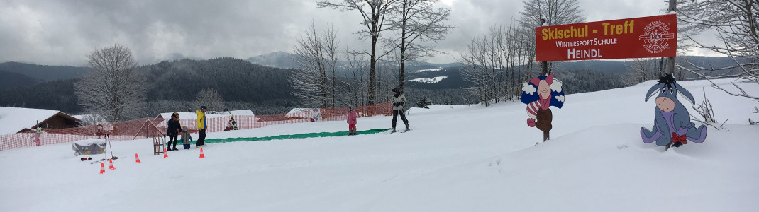 Die Skischulen bauen auch selbst am Kirchenlift kleine Übungsländer auf