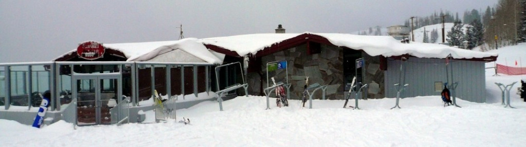 Bei gutem Wetter ist die Sonnenterrasse des "Summit House" gut gefüllt.