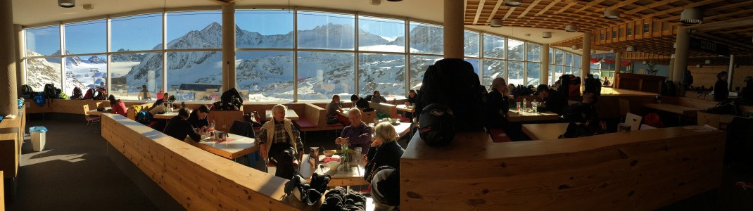 Panoramafenster im Selbstbedienungsrestaurant Wildspitze