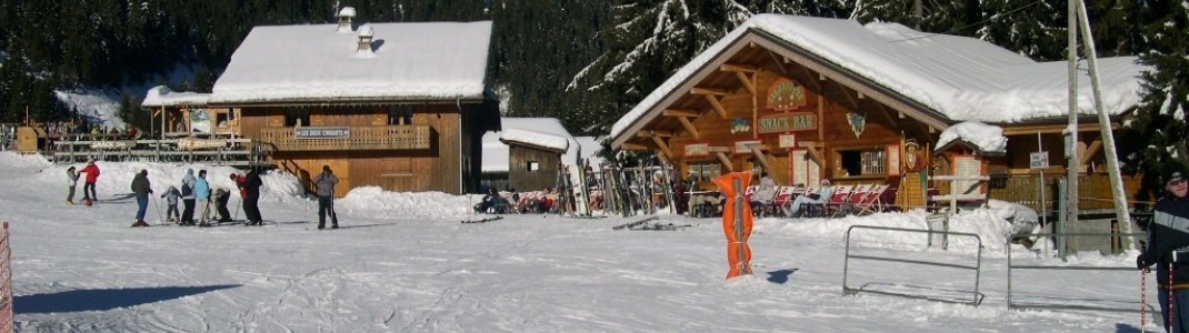 Untypisch für Frankreich: Überall finden sich schöne Après-Ski Hütten (hier zwischen Les Gets und Morzine)!