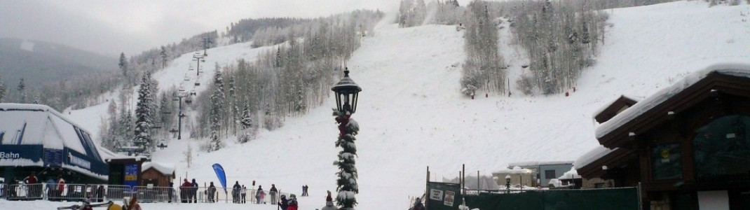 Der Vista Bahn Express bringt die Gäste von Vail Village hoch ins Skigebiet!
