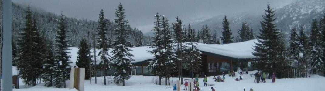 Kidspark an der Mittelsation der Whistler Village Gondola!