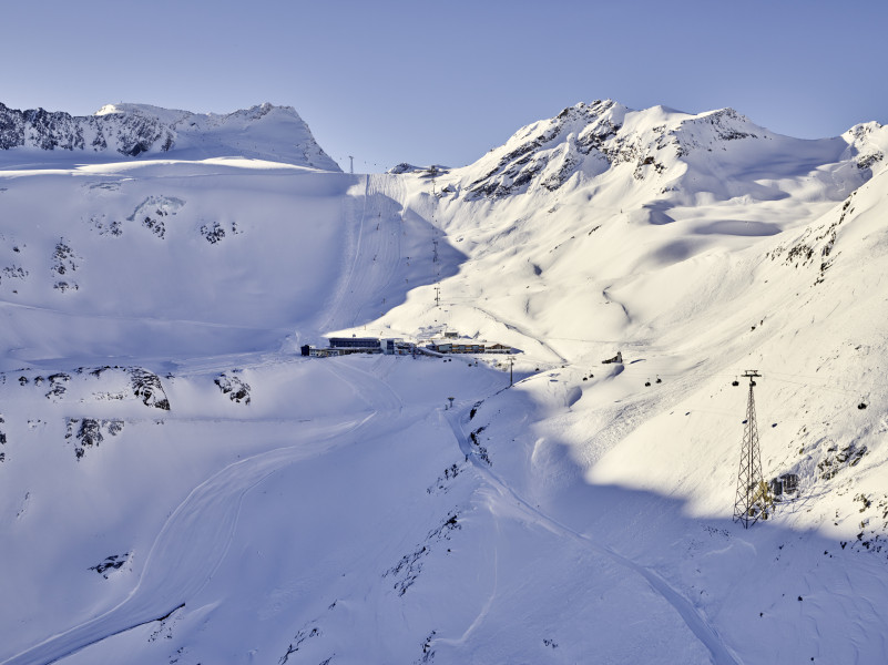 Sölden bietet mit seinen beiden Gletscher Schneesicherheit von September bis Mai.