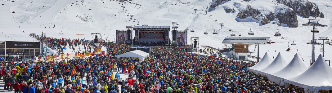 Bei den legendären Top of the Mountain Konzerten kocht die Stimmung auf der Idalp.