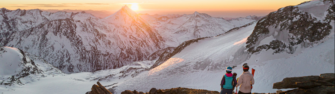 Erlebe Sonnenaufgänge und unberührte Pisten beim Sunrise Skiing.