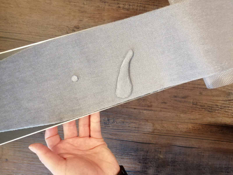 Solange Wasser vom Tourenfell abperlt ist eine Behandlung mit Imprägnierspray oder Wachs noch nicht nötig.
