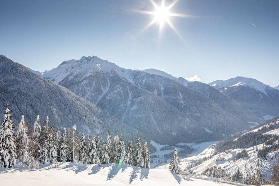 Erkunde beim Winterwandern den Nationalpark Stilfser Joch oder das Wandergebiet Schwemmalm.