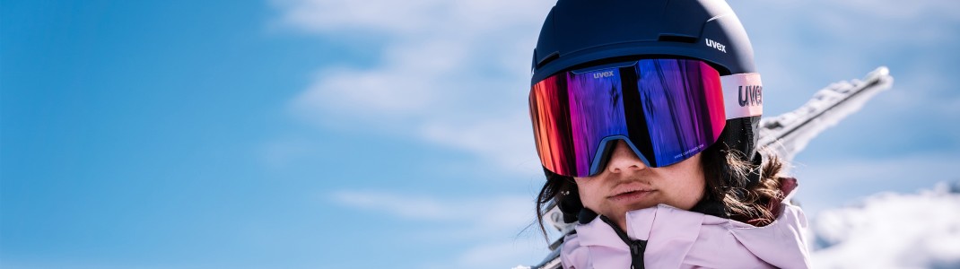 Darum solltest du deine Skibrille an verschiedene Wetterbedingungen anpassen.