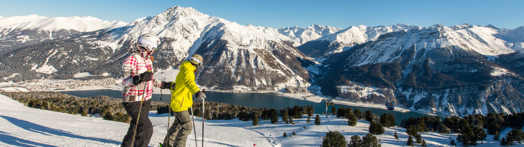 Im Skigebiet Schöneben - Haideralm erwarten dich nicht nur tolle Pisten, sondern auch eine beeindruckende Aussicht auf den Reschensee!