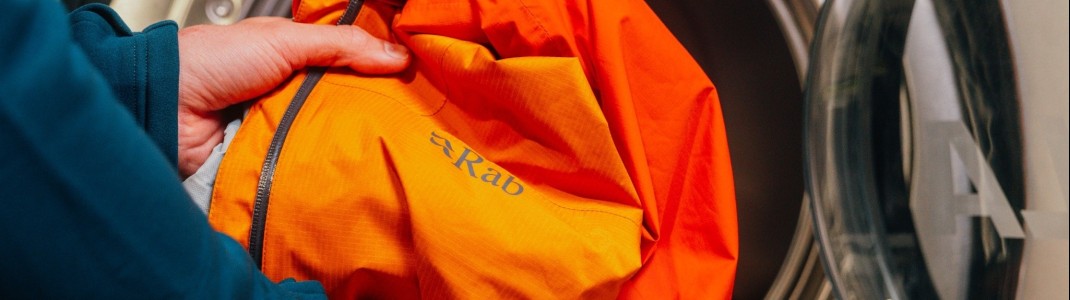 Je besser du deine Hardshell pflegst, desto länger hält sie.