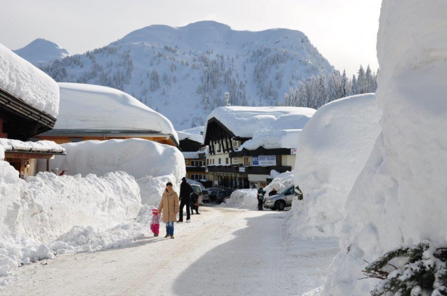 Erwarten uns diese Bilder auch 2017? Sie wurden im Februar 2014 am Nassfeld aufgenommen, wo damals spektakuläre 4,40 Meter Schnee lagen.
