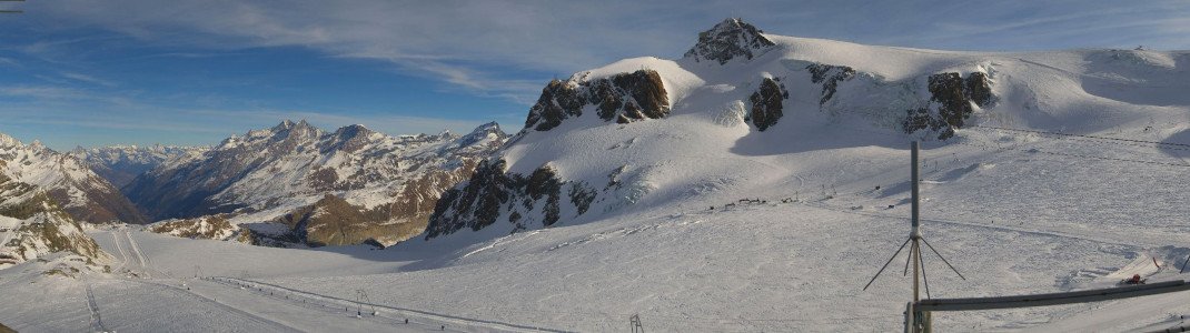 Blick vom Plateau Rosa auf das Zermatter Gletscherskigebiet vom 26.12.2016.
