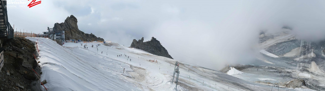 Lediglich sechs Pistenkilometer sind am Hintertuxer Gletscher Ende Juli noch geöffnet. Normalerweise sind es dreimal soviele Abfahrten.