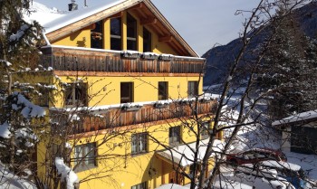 Haus Aperies - very nice and quiet spot and yet so central