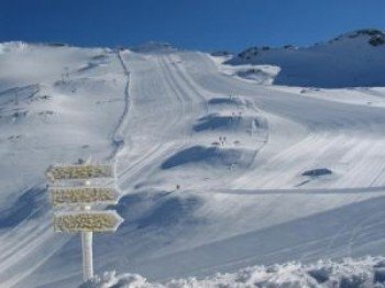 Skiing on the Mölltaler glacier