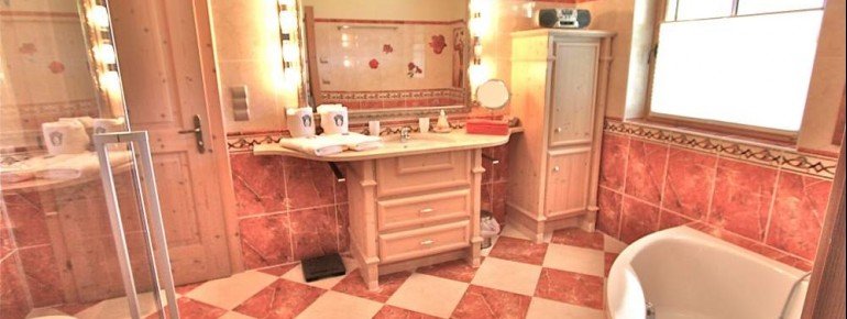 the big bathroom..
