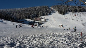 Skihang unter der Seilbahn