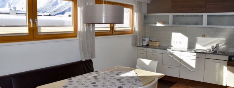 Helles Luxus-Loft mit Stil