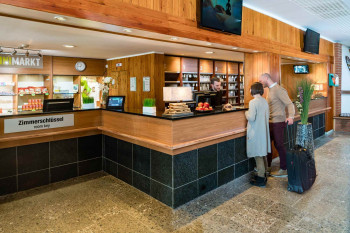 Lobby mit Rezeption