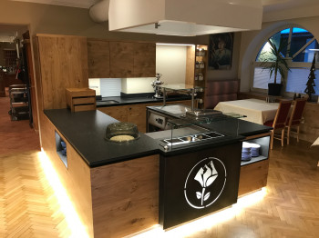 Neues Buffet im Speisesaal im Hotel Zur Rose