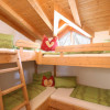 Zimmer mit zwei Stockbetten