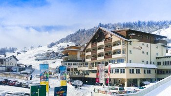 Romantik & Spa Alpen-Herz LadisDirekt neben der Seilbahnstation und Skipiste!