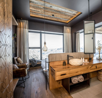 Zimmer mit Panoramafenster