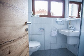 Bad mit Dusche & WC