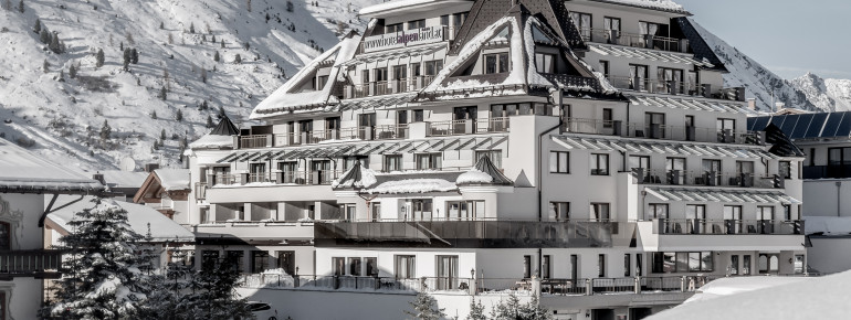Hotelansicht Winter
