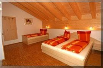 komfortable, großzügige Schlafzimmer