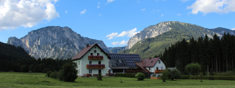 Angererhof vor Pribitz und Meßnerin