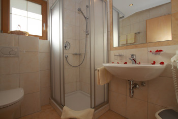 Apartment 2: DU/WC