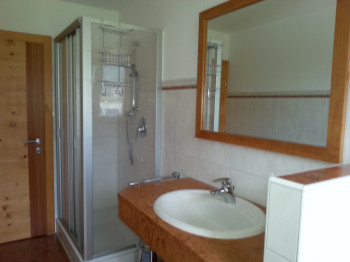 modernes Badezimmer