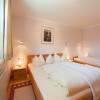 Schlafzimmer mit Doppelbett, Einzel- und Ausziehbett