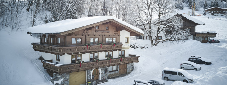 Traumlage in Saalbach Hinterglemm direkt an der Skipiste - SKI In & SKI Out