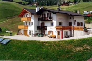 Apartments Udera im Sommer