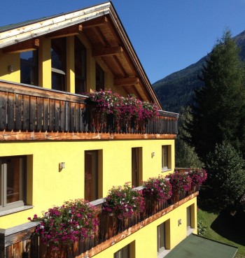 Haus Aperies - direkt am Wanderweg