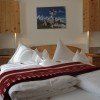Zirbenholz Schlafzimmer im Appartement A mit viel Platz