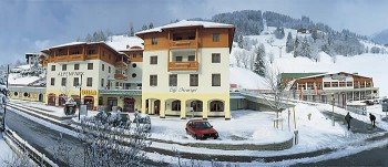 Winteransicht Appartementhaus Alpenpark