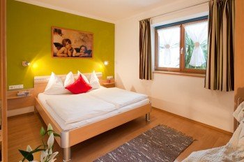 Schlafzimmer2 Top 1 -3