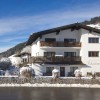 Appartementhaus im Winter