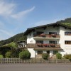 Appartementhaus im Sommer