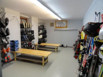 Der Skiraum mit Skischuhwärmer