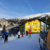 Von der Piste direkt zum Hotel, im Basekamp ist dies kein Problem.
